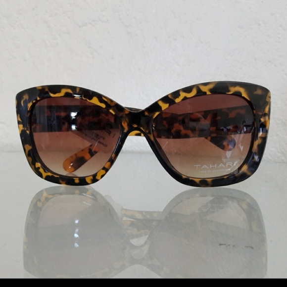 NWT TAHARI OVERSIZED TORTOISE SUNGLASSES EY main image 10